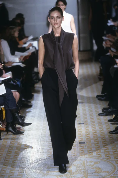Look 28